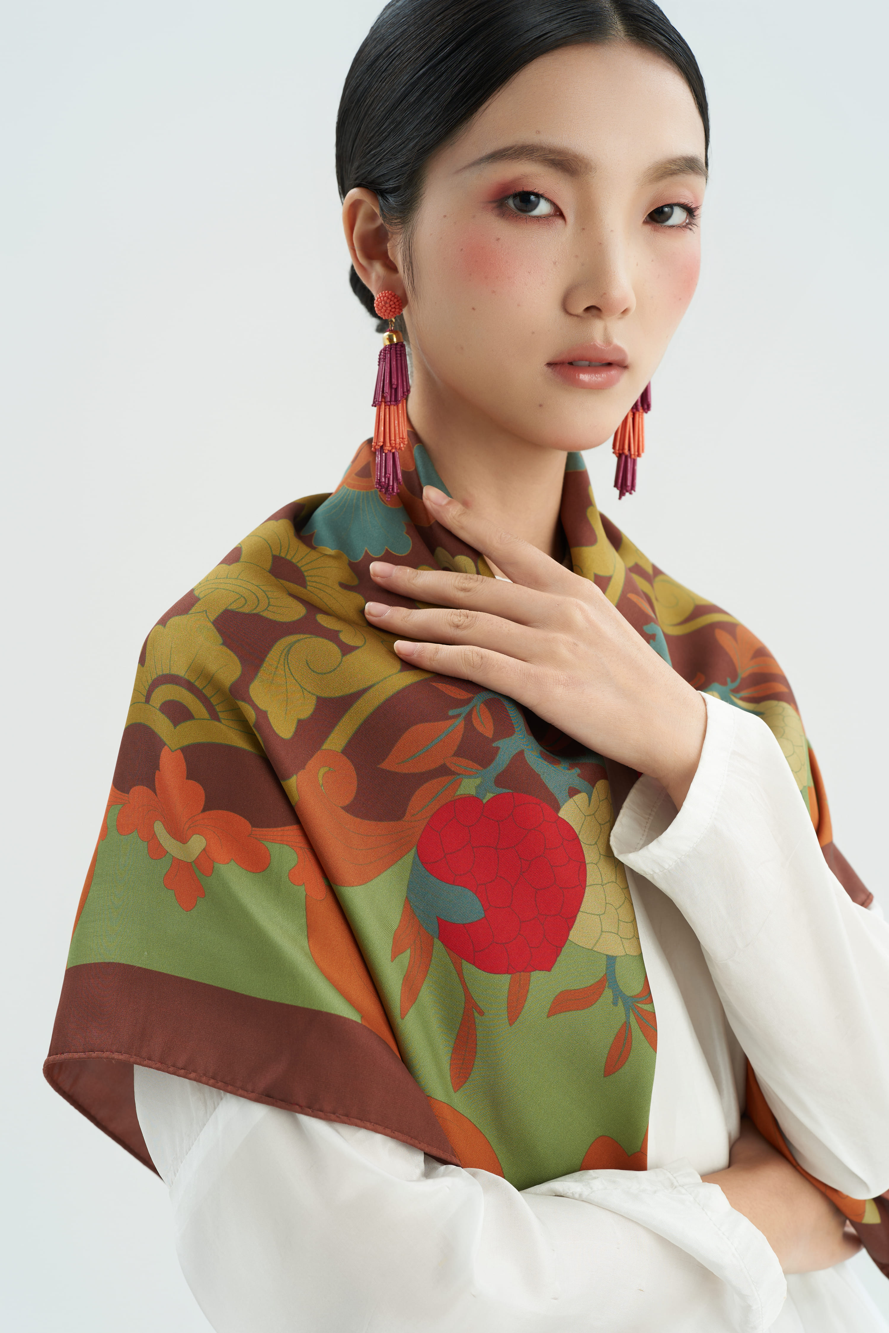 Khăn lụa Mãn Cầu Khởi Phúc/ Nâu/ Size 70x70